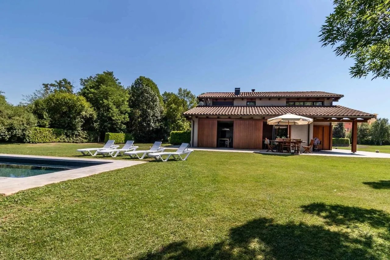 فيلا La Solfa Casa Aislada Con Piscina Y Jardin Les Preses إسبانيا